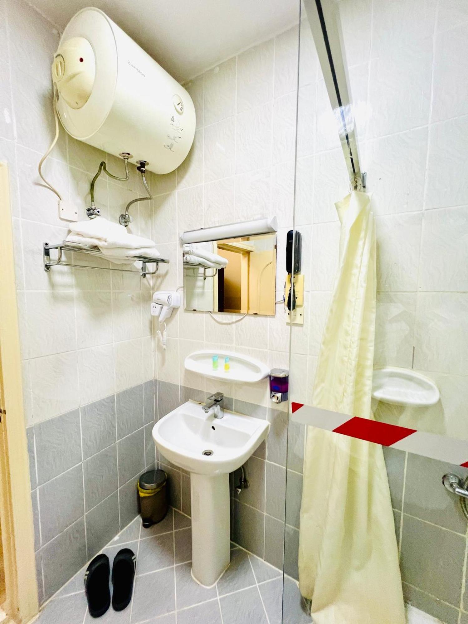 Al Ahrar Hotel Dubai Eksteriør billede